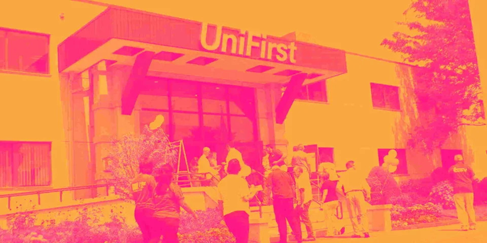 3 Reasons UNF is Risky and 1 Stock to Buy Instead