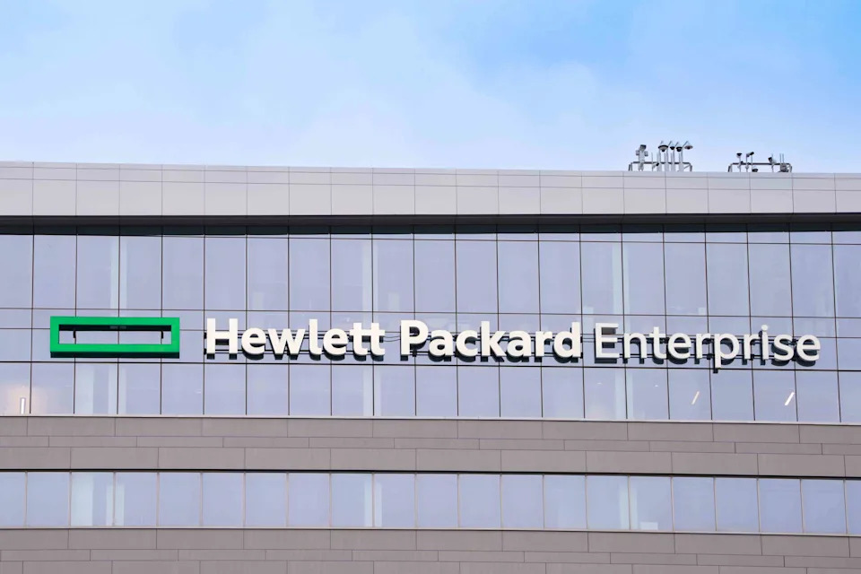 HP Enterprise Stock Jumps as Activist Elliott Builds $1.5B Stake