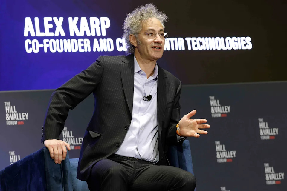 What Analysts Think of Palantir Stock Ahead of Earnings