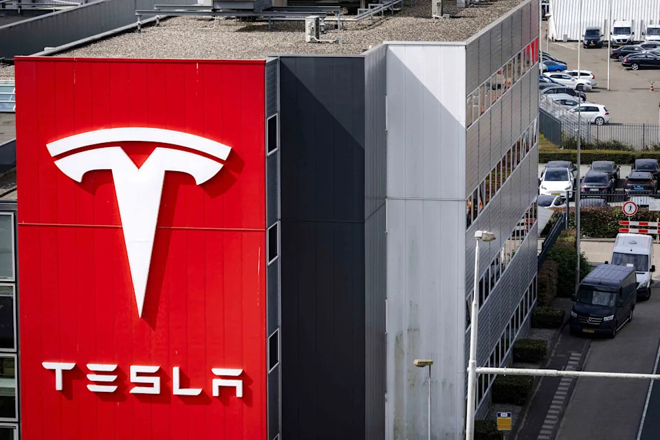 Tesla Stock Slips as Post-Earnings Rally Slows