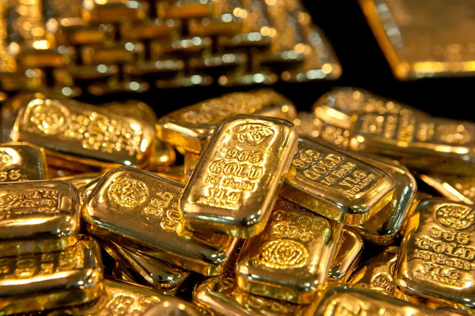 Gold prices move close to $3,300 as the Fed gears up to make its next rate decision