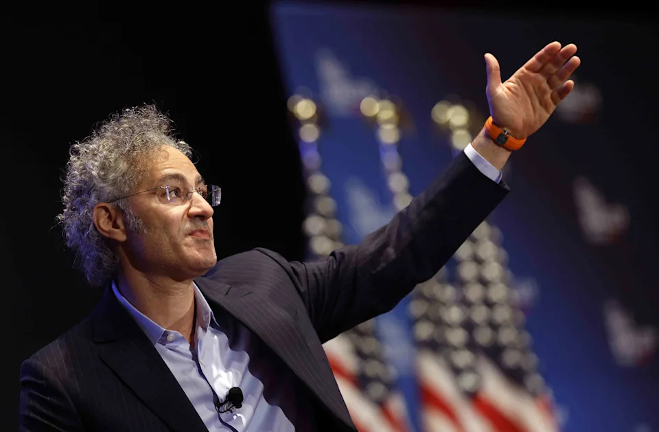 Palantir Raises Its Outlook on AI Demand, But Stock Slips as Earnings Fail To Impress