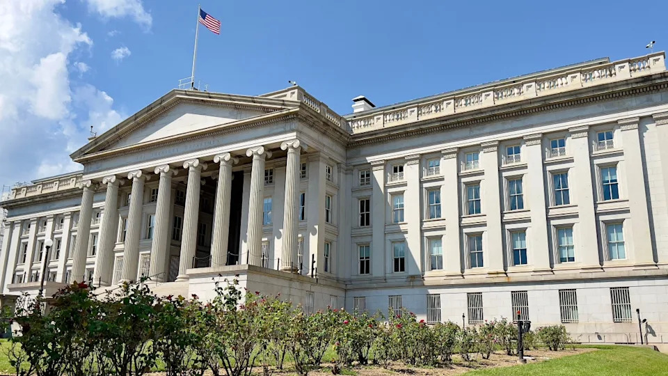 Moody's downgrades US credit rating over rising debt